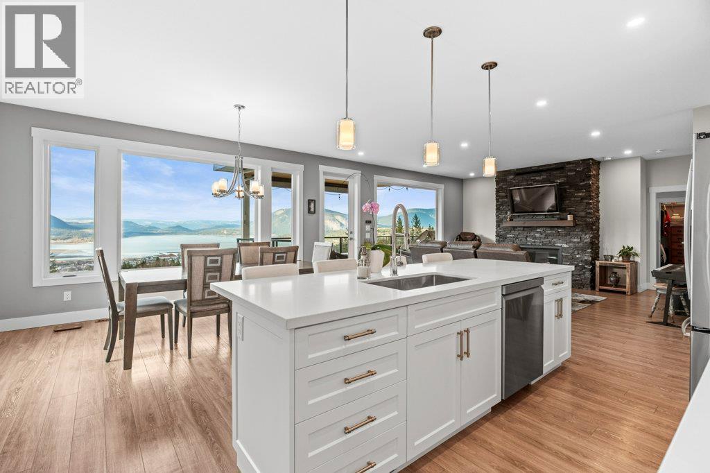 1021 17 Avenue SE, Salmon Arm