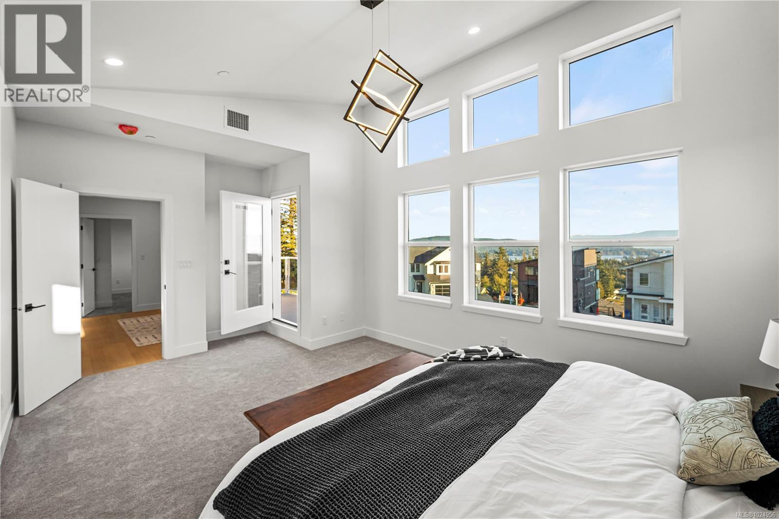 2310 Hudson Terr, Sooke