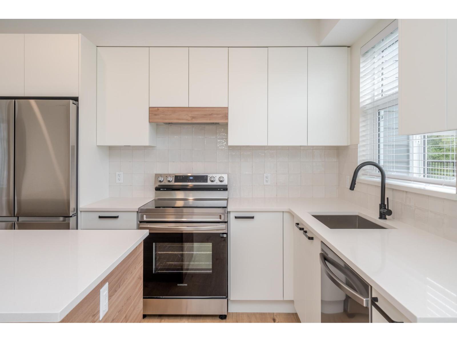 106 33920 BEST AVENUE, Mission