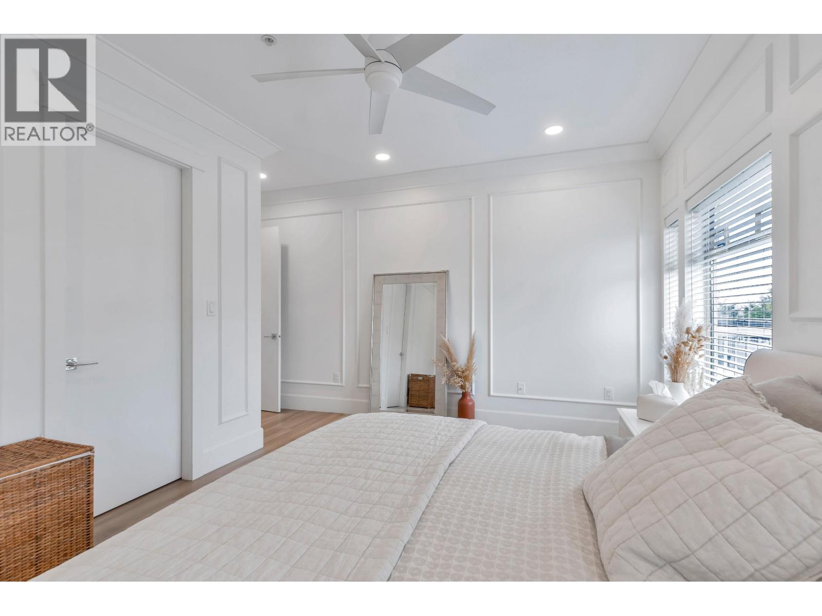 #301-1118 55 Street, Delta