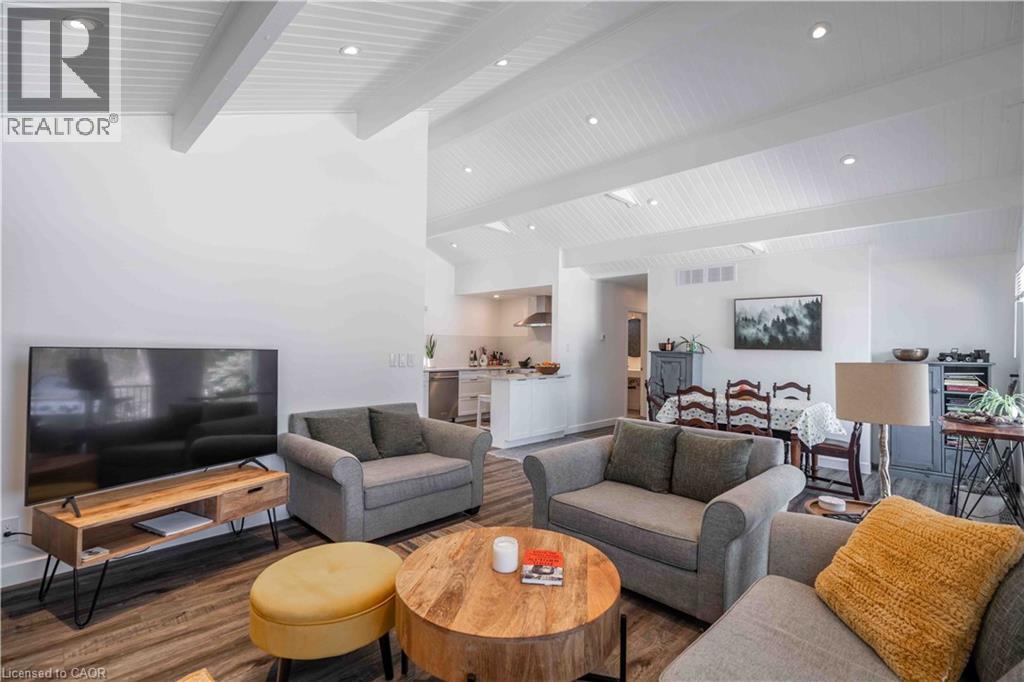 1056 INAWENDAWIN Road - 27