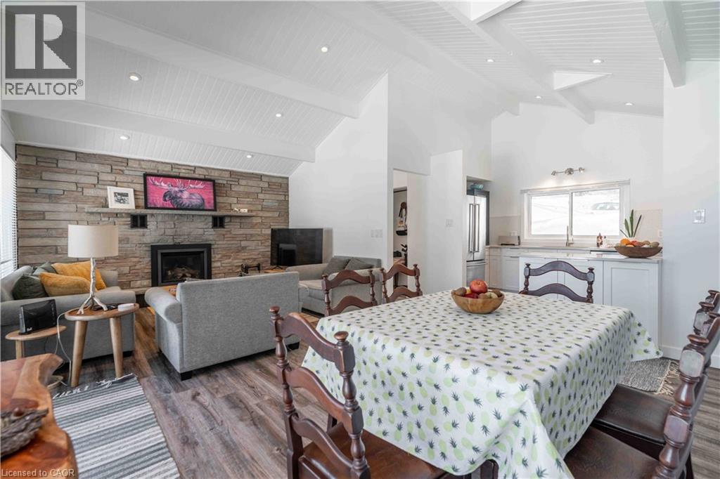 1056 INAWENDAWIN Road - 22