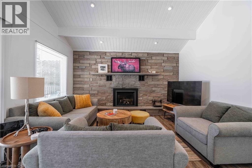 1056 INAWENDAWIN Road - 23