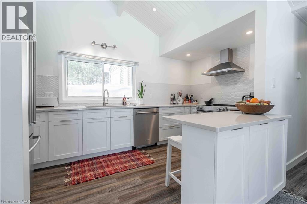 1056 INAWENDAWIN Road - 15