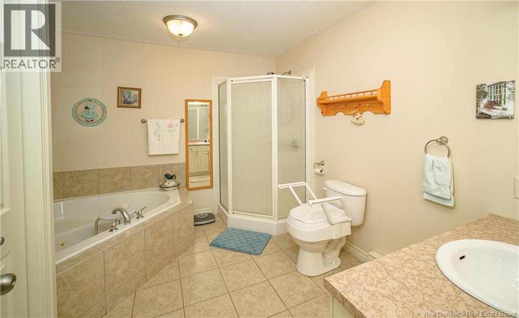 #8 185 REYNOLDS STREET - 17