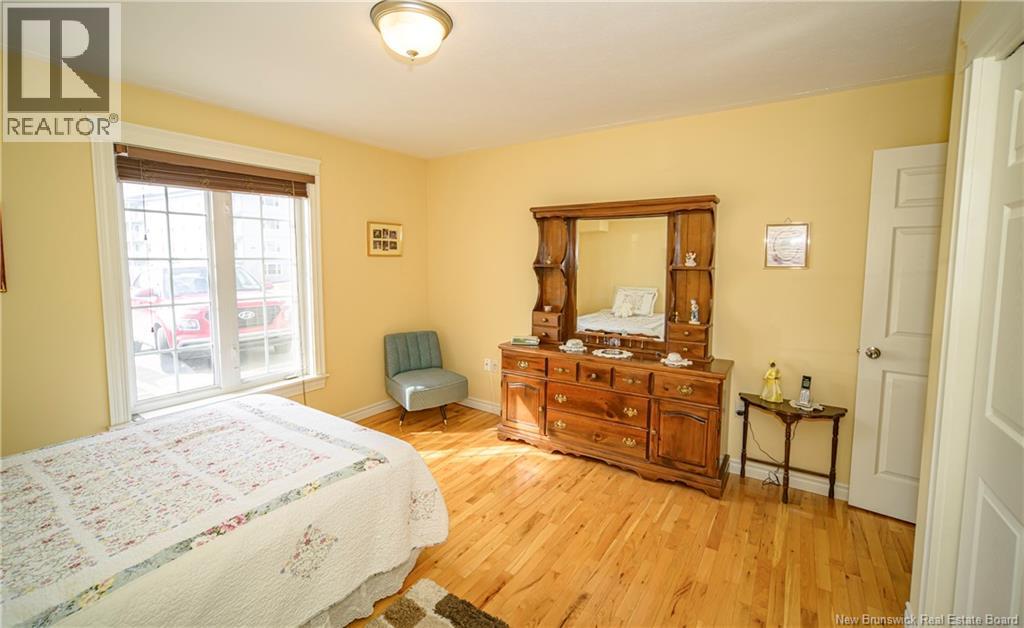 #8 185 REYNOLDS STREET - 14