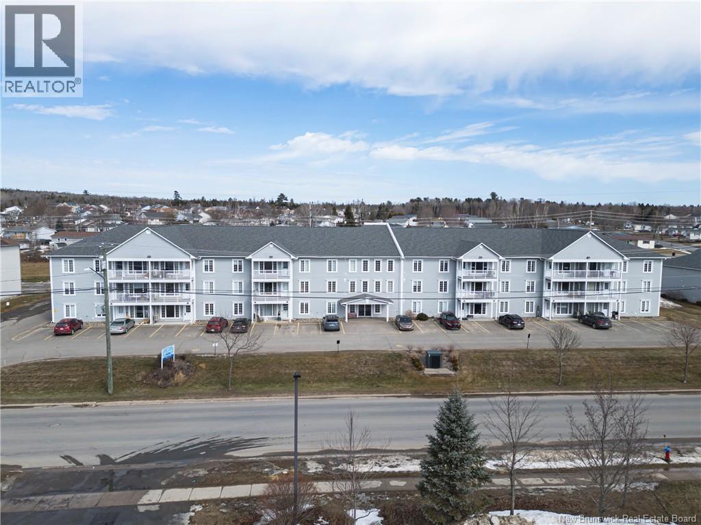 #8 185 REYNOLDS STREET - Image 2