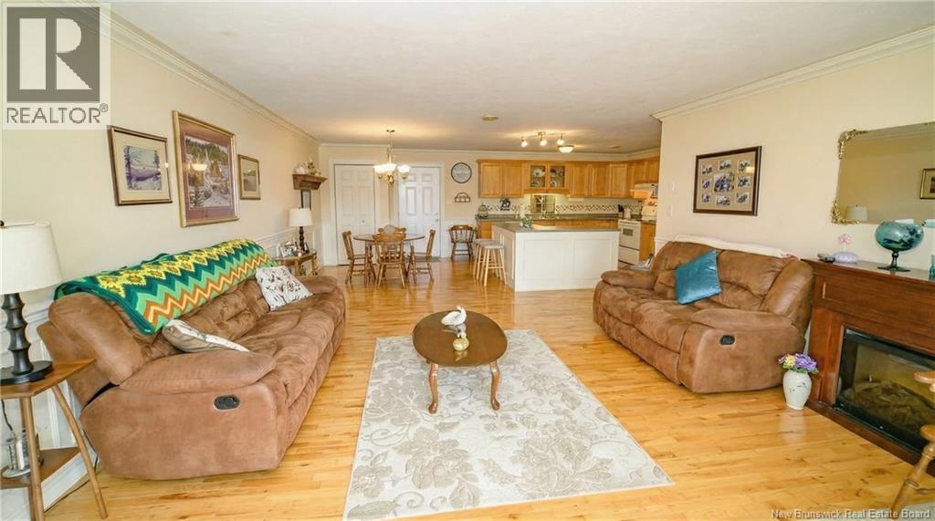 #8 185 REYNOLDS STREET - 6