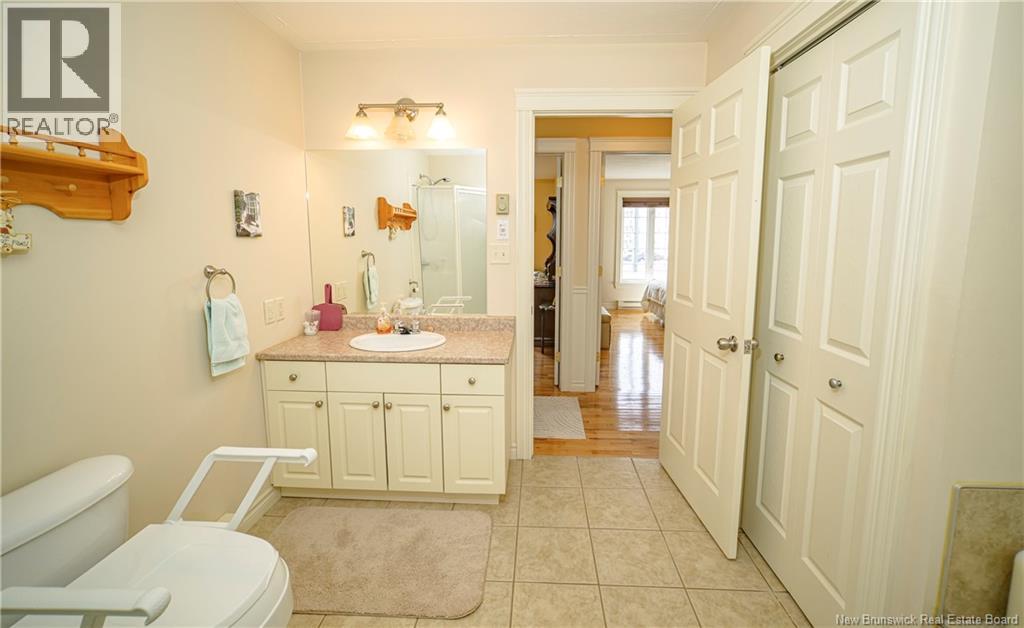 #8 185 REYNOLDS STREET - 19