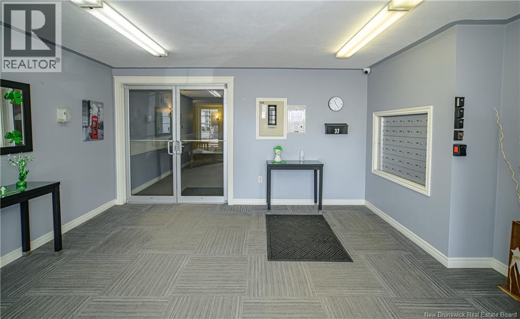 #8 185 REYNOLDS STREET - 21