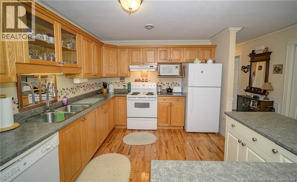 #8 185 REYNOLDS STREET - 12