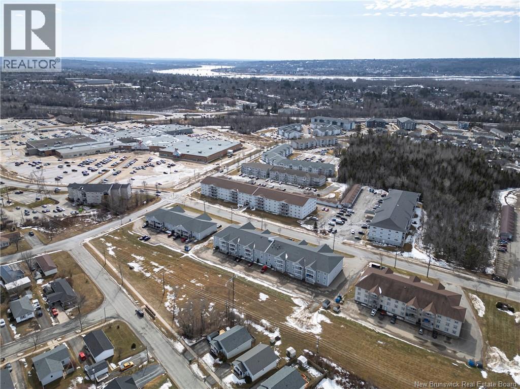 #8 185 REYNOLDS STREET - 32