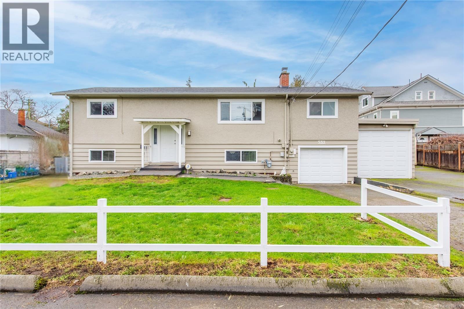  532 BOWLSBY Place, Victoria