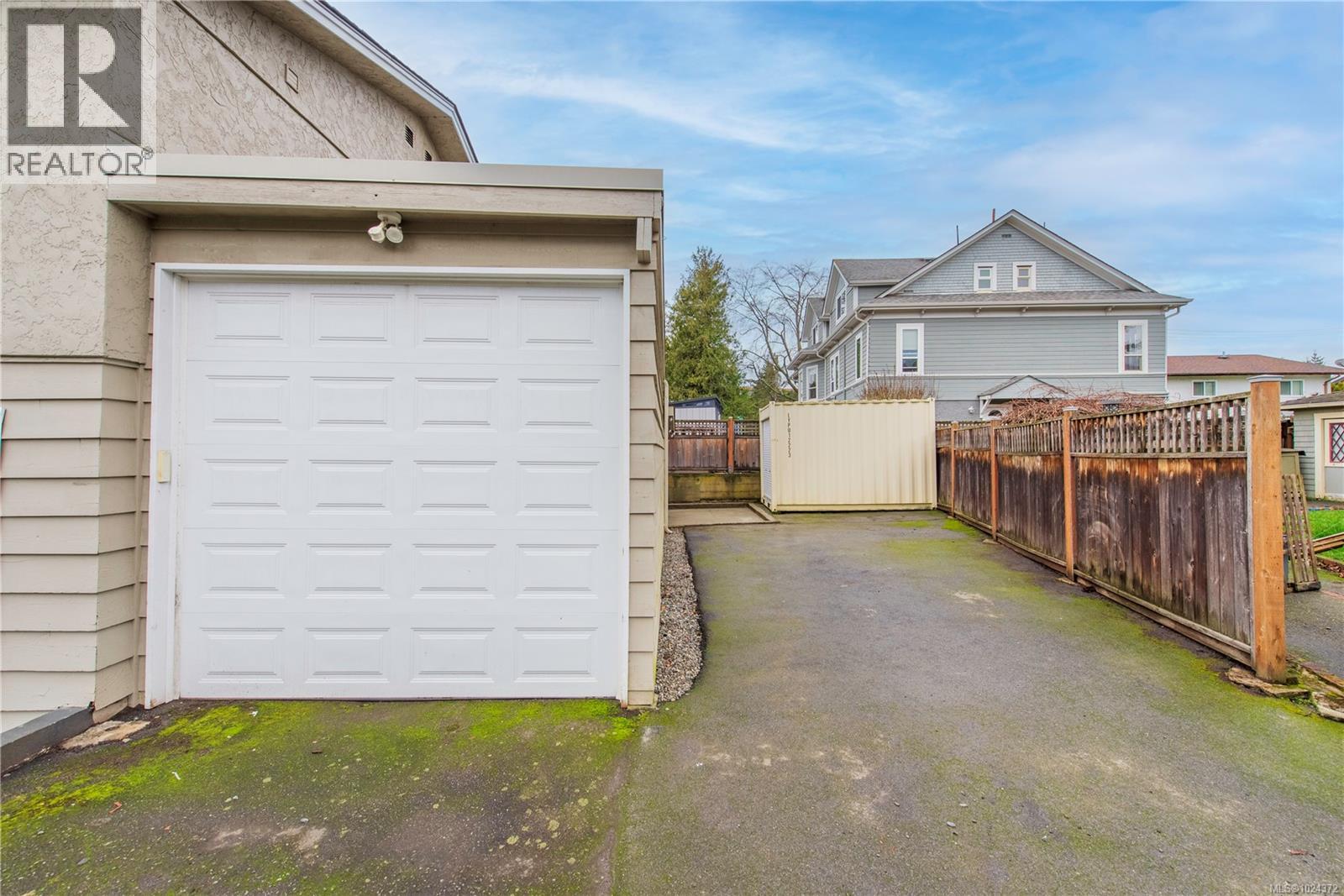  532 BOWLSBY Place, Victoria