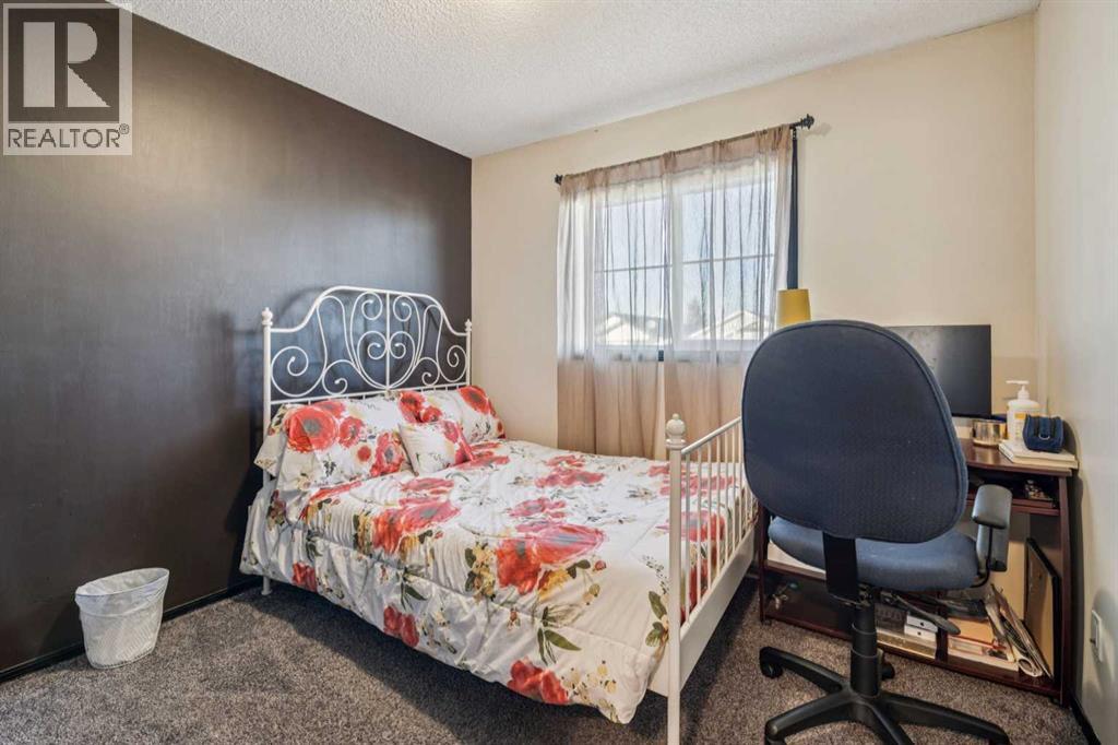 Single Family House for Sale in  Eversyde Common SW Evergreen Calgary 