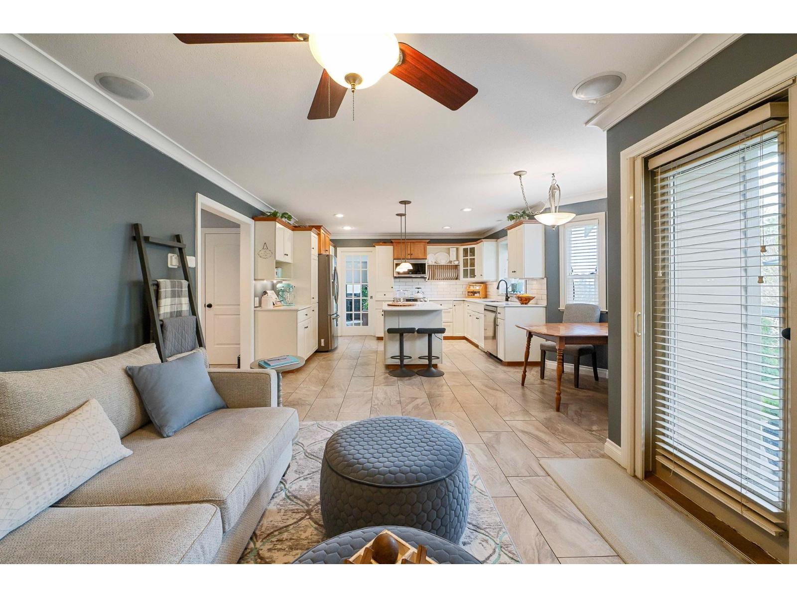 2107 ESSEX DRIVE, Abbotsford