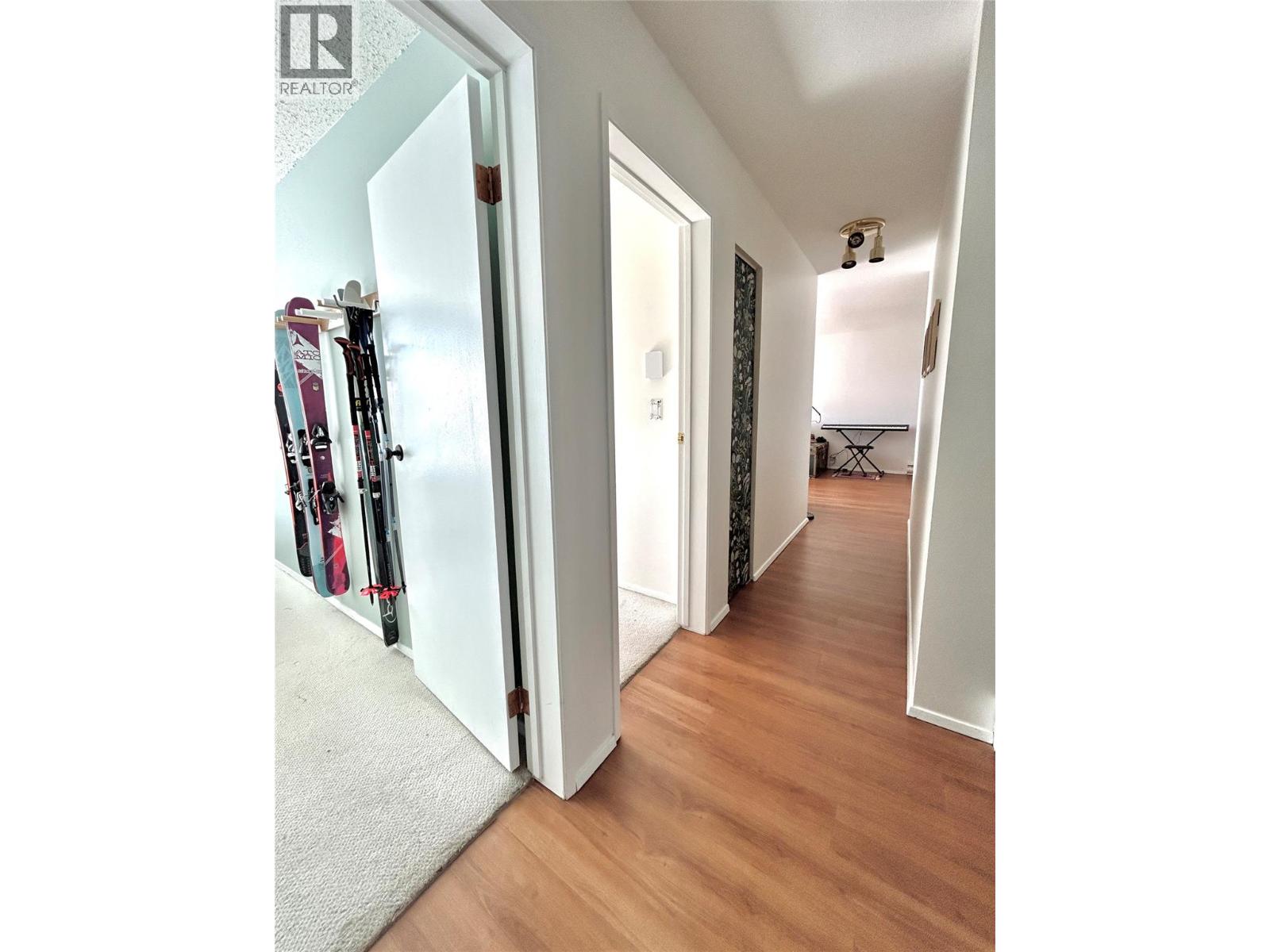 1611 NICKELPLATE Road Unit# 306, Rossland