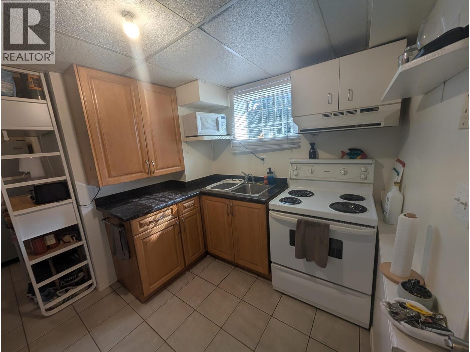 B 2246 FRASER, Port Coquitlam