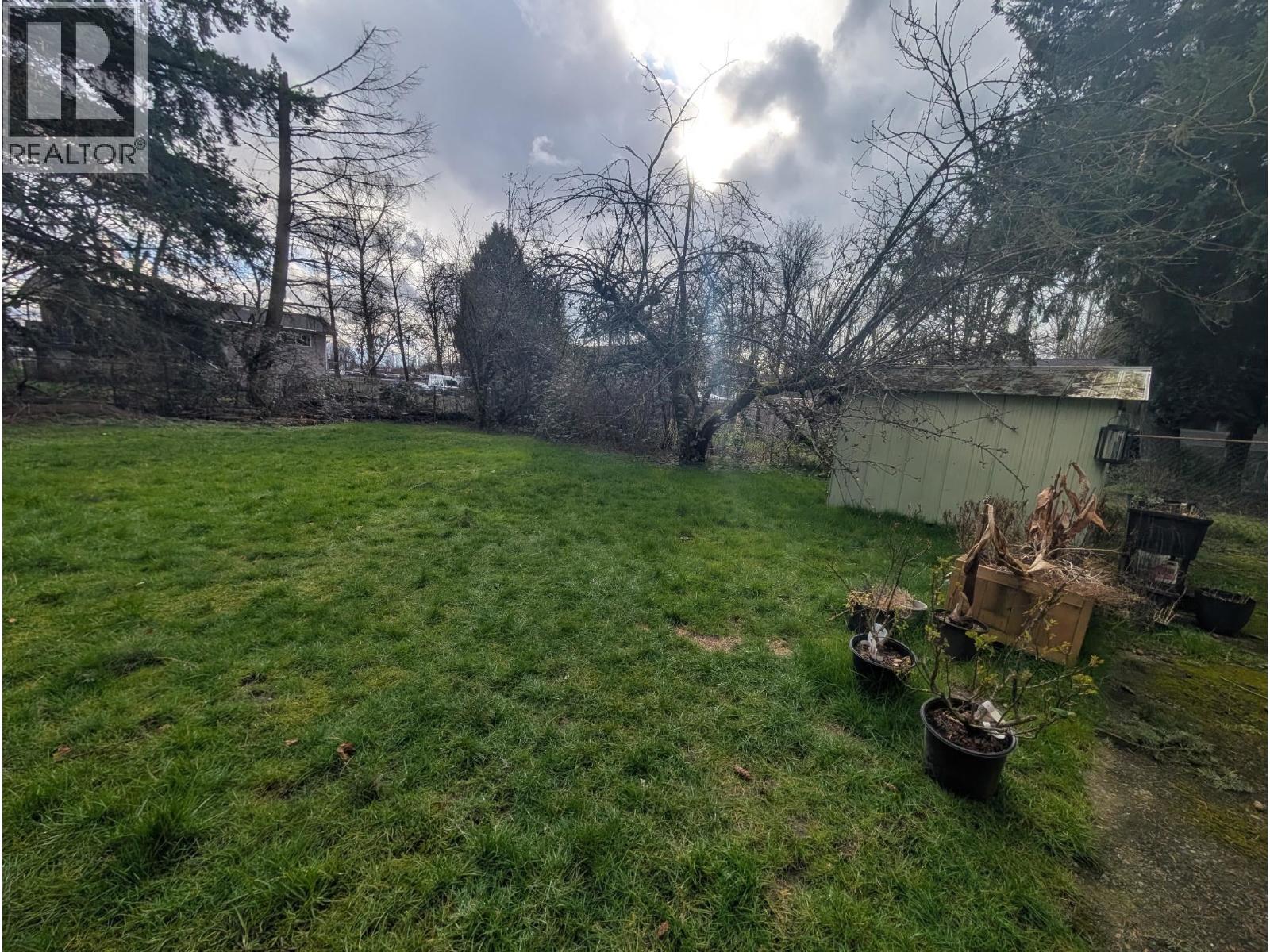 B 2246 FRASER, Port Coquitlam