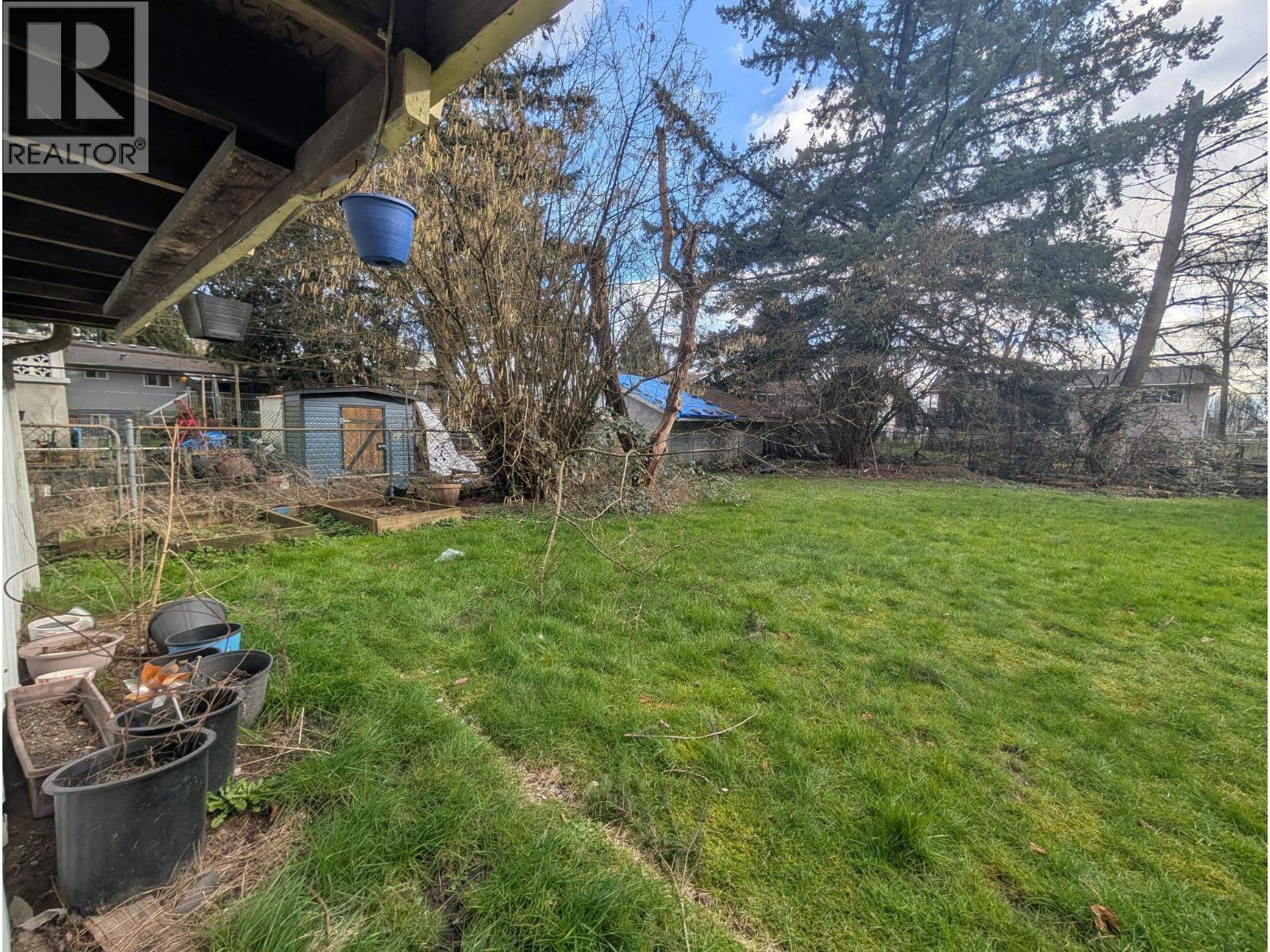 B 2246 FRASER, Port Coquitlam