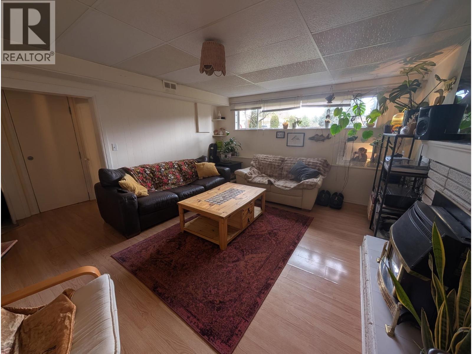 B 2246 FRASER, Port Coquitlam