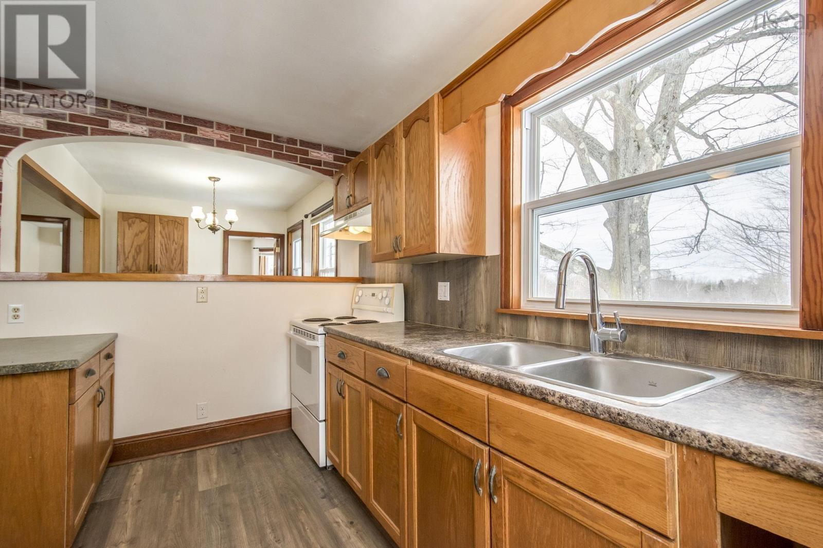 Property 20 of 26 of 12 Apple Tree Road