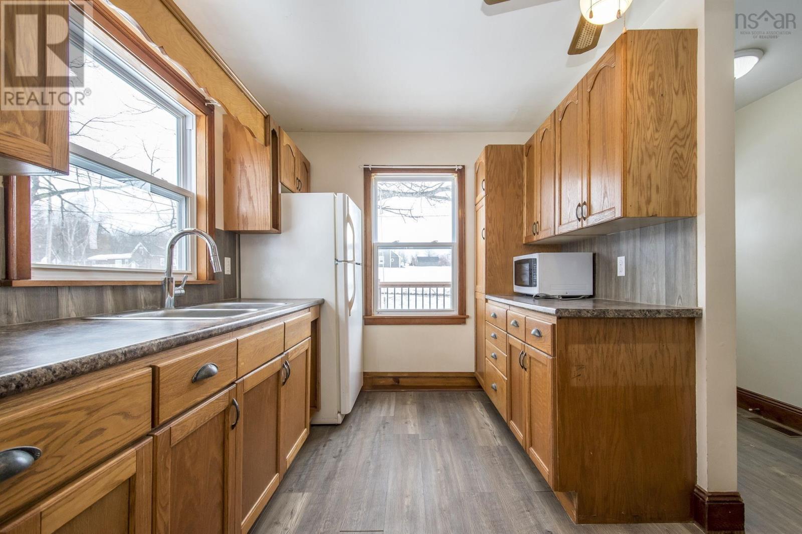 Property 17 of 26 of 12 Apple Tree Road