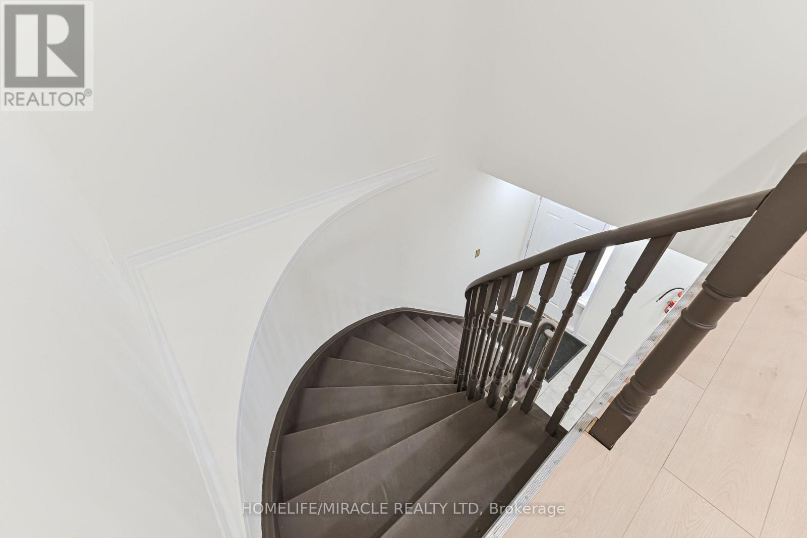 40 BLAIR CRESCENT - 11