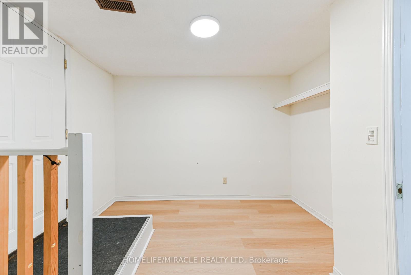 40 BLAIR CRESCENT - 20