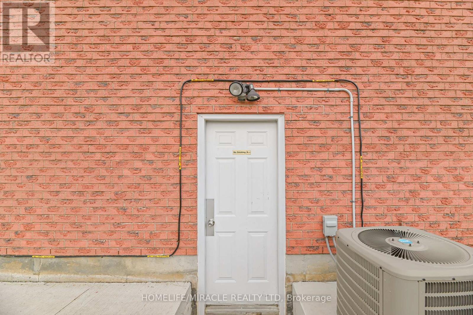 40 BLAIR CRESCENT - 24