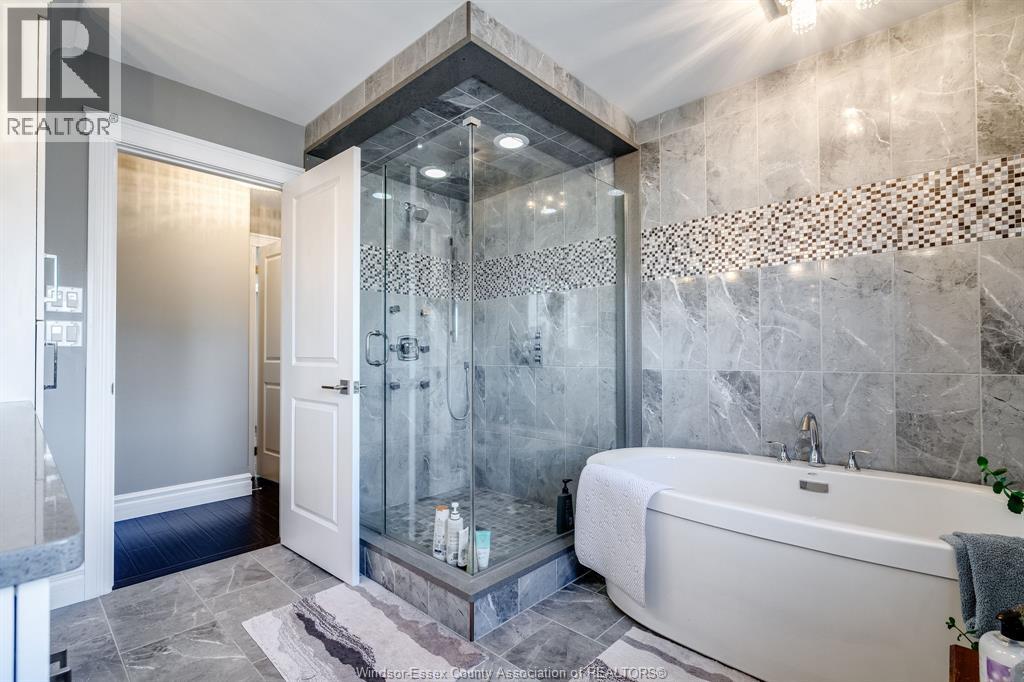 35 Augusta DRIVE - 19