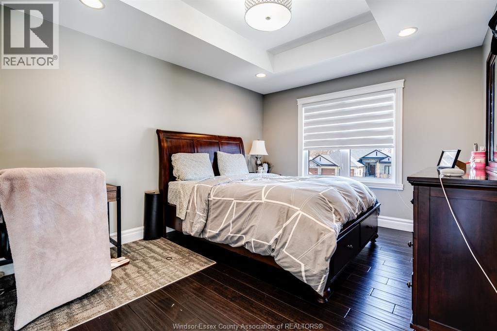 35 Augusta DRIVE - 23