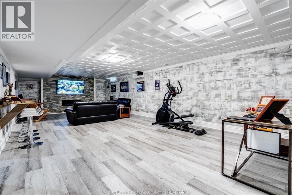 35 Augusta DRIVE - 27