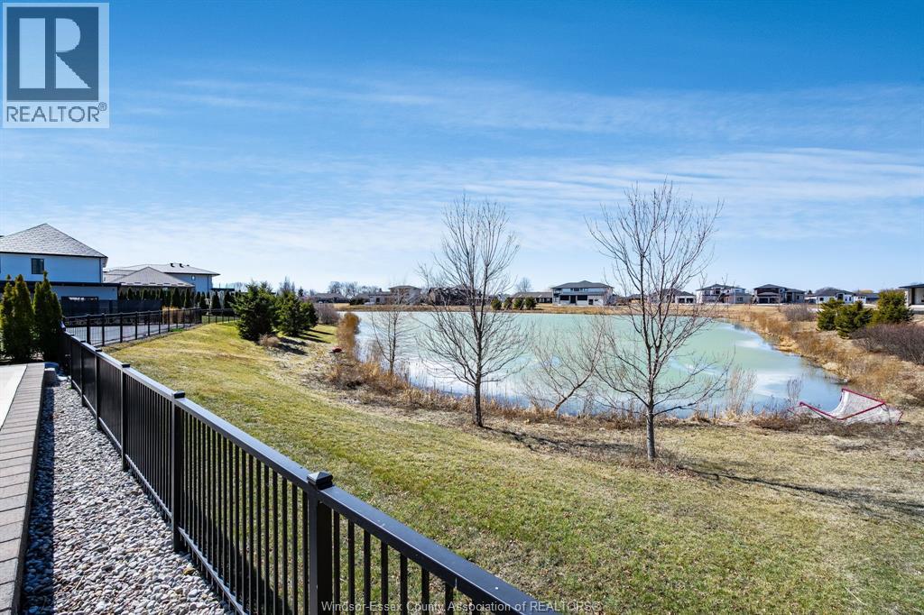 35 Augusta DRIVE - 41