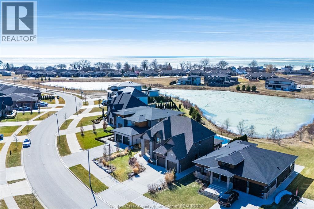 35 Augusta DRIVE - 44