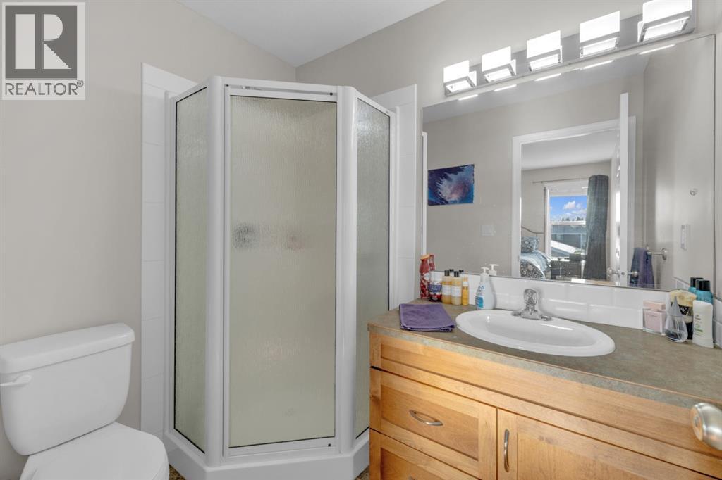 3807 50 Avenue, Ponoka