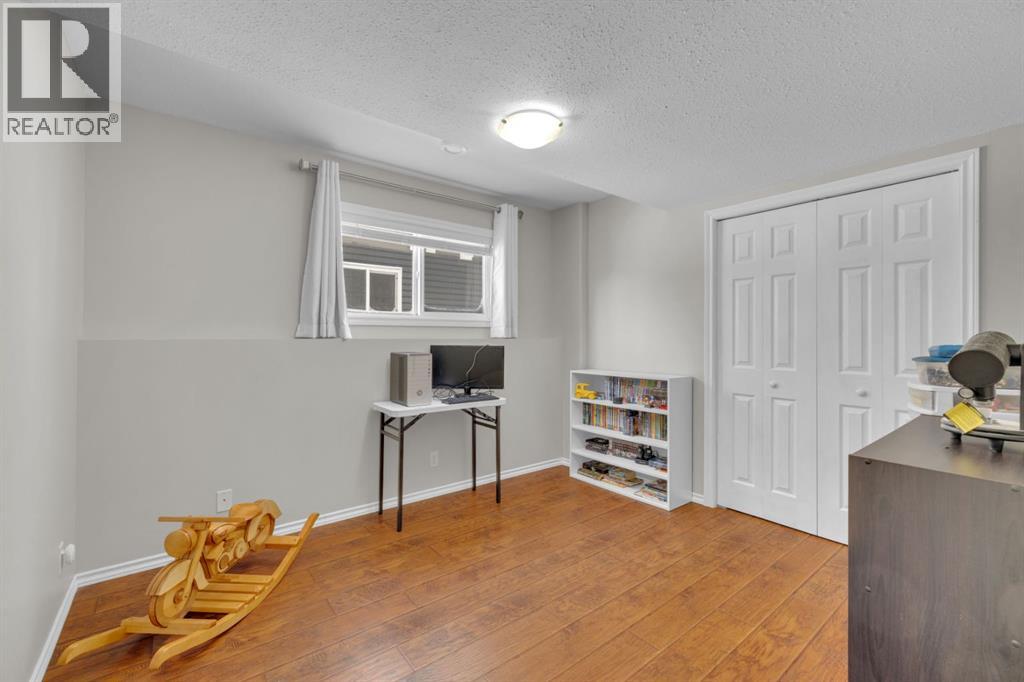 3807 50 Avenue, Ponoka