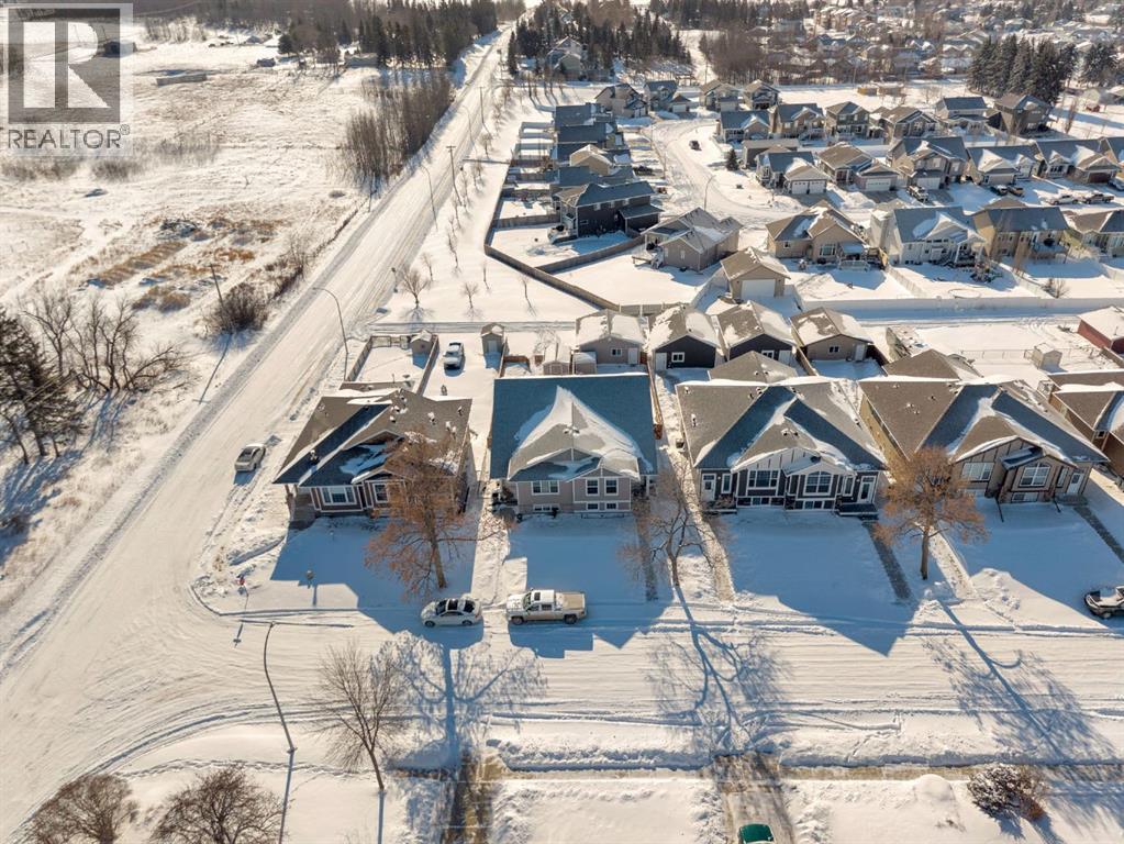 3807 50 Avenue, Ponoka