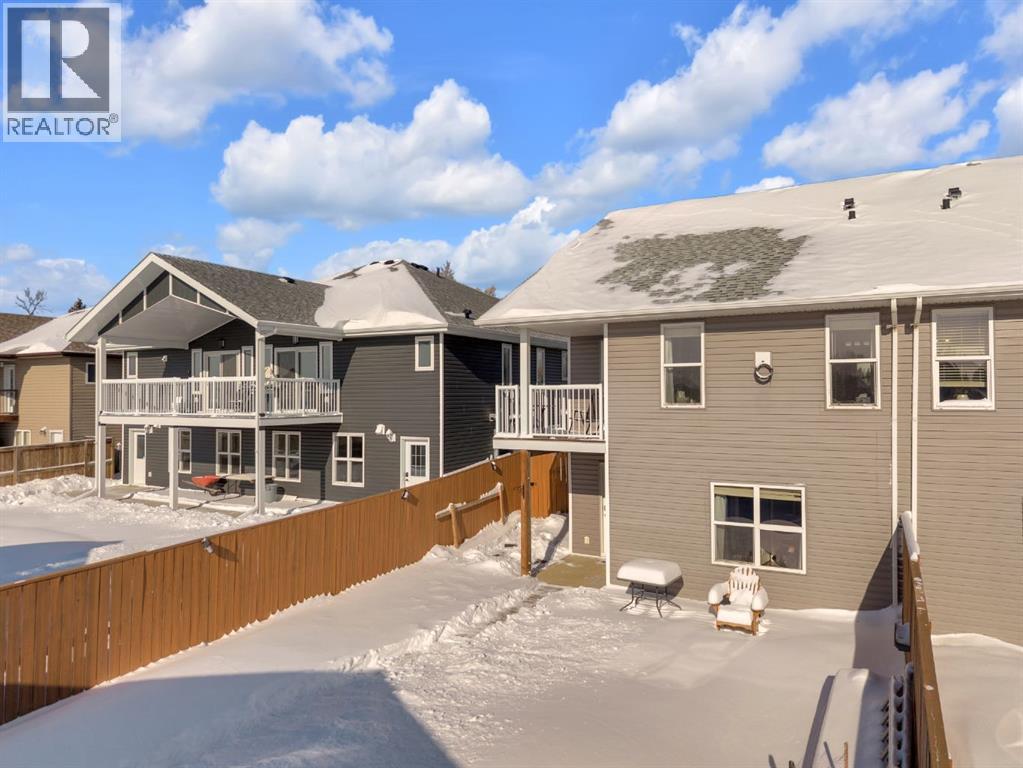 3807 50 Avenue, Ponoka