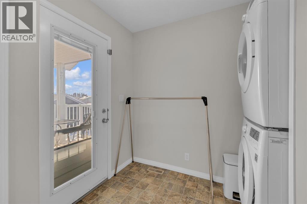 3807 50 Avenue, Ponoka