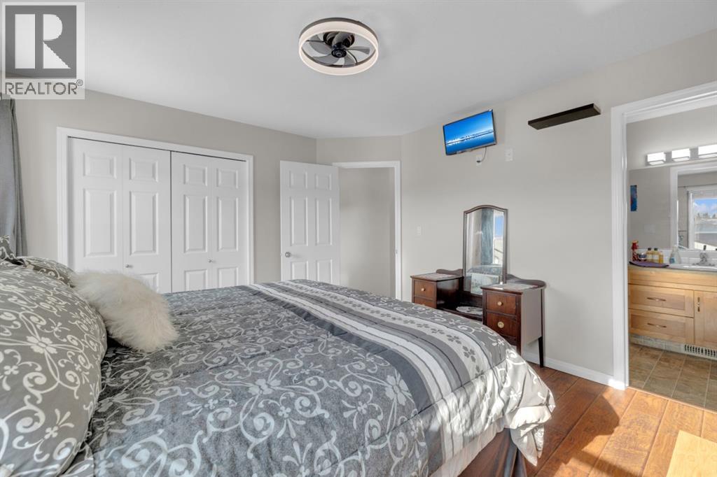 3807 50 Avenue, Ponoka