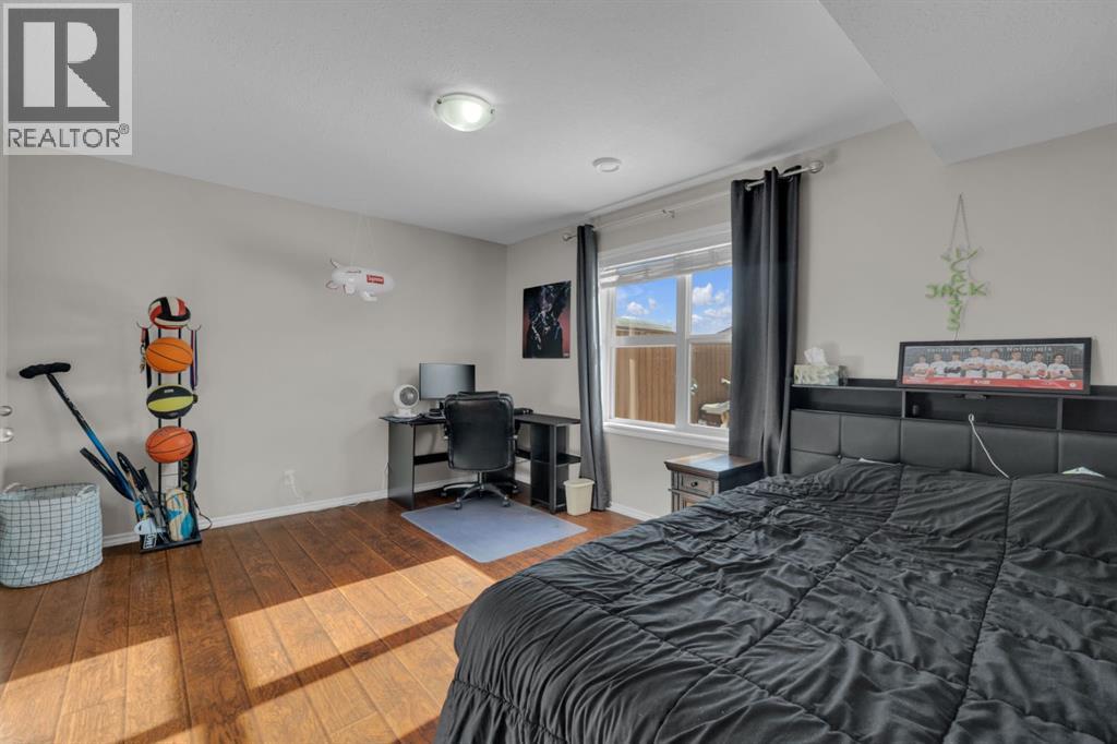 3807 50 Avenue, Ponoka