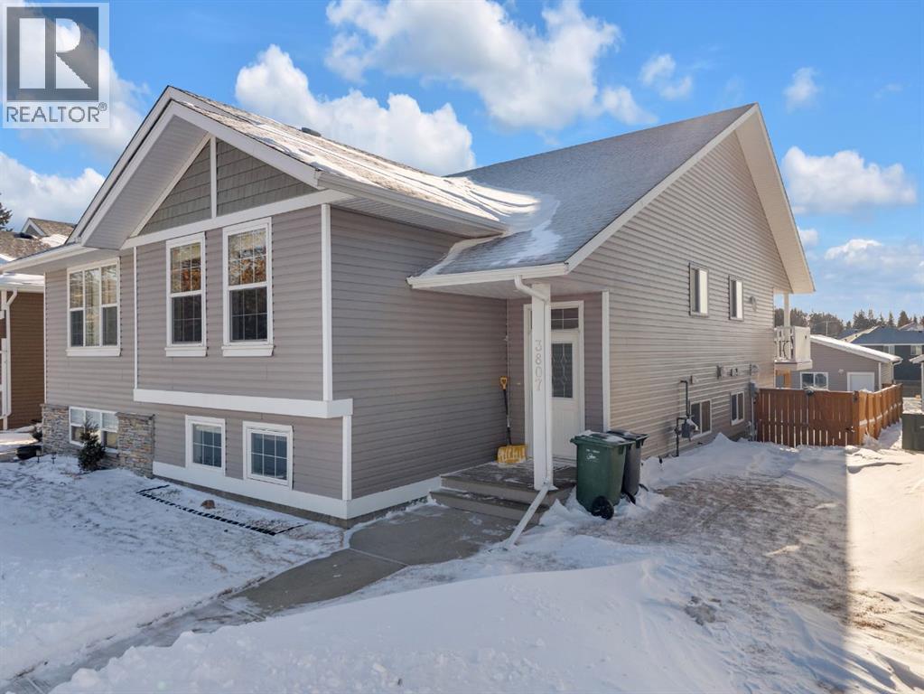 3807 50 Avenue, Ponoka