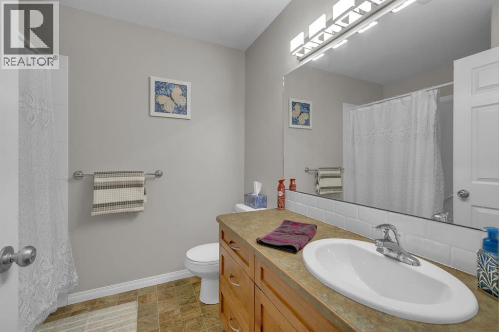 3807 50 Avenue, Ponoka