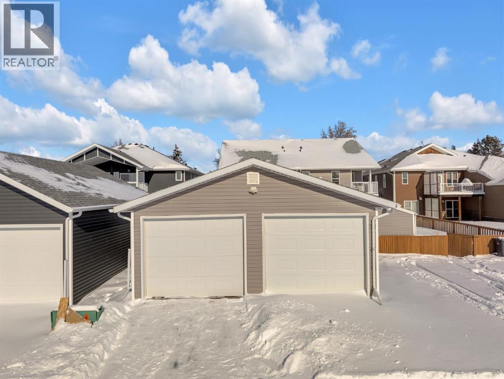 3807 50 Avenue, Ponoka