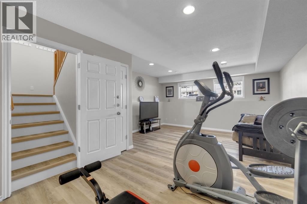 3807 50 Avenue, Ponoka