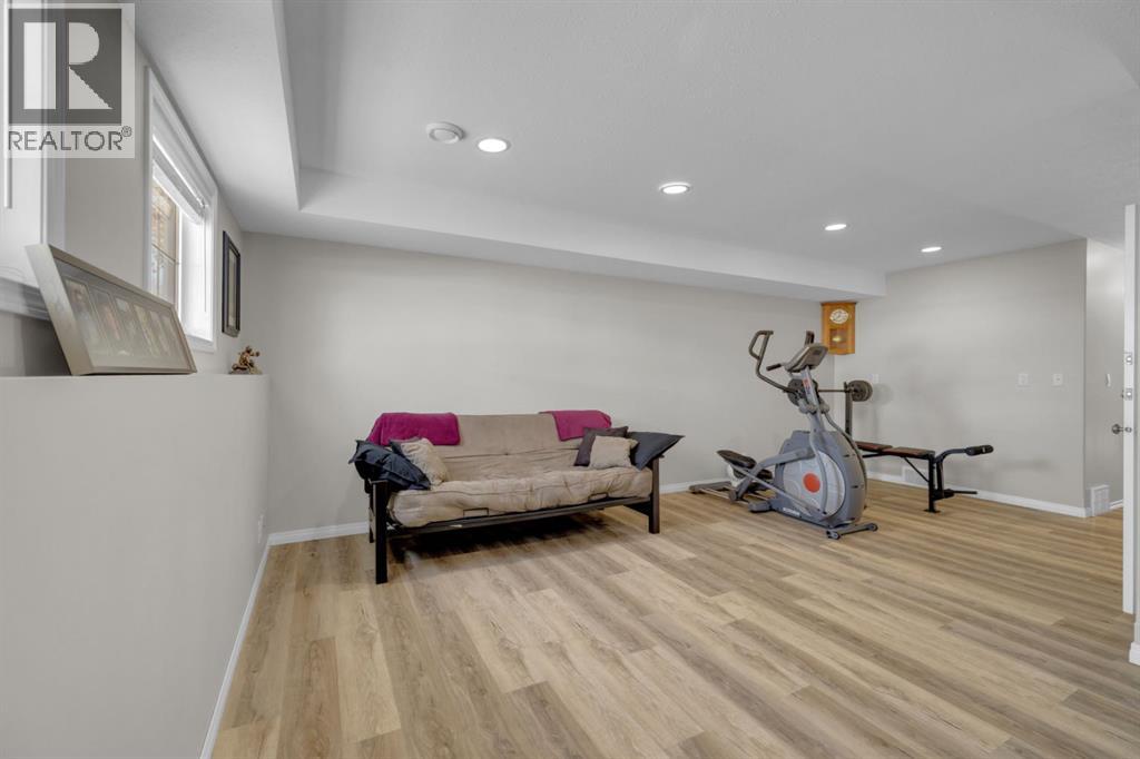 3807 50 Avenue, Ponoka