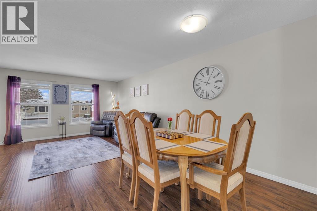 3807 50 Avenue, Ponoka