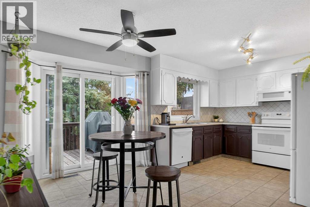 Single Family House for Sale in  Berkley Drive NW Beddington Heights Calgary 