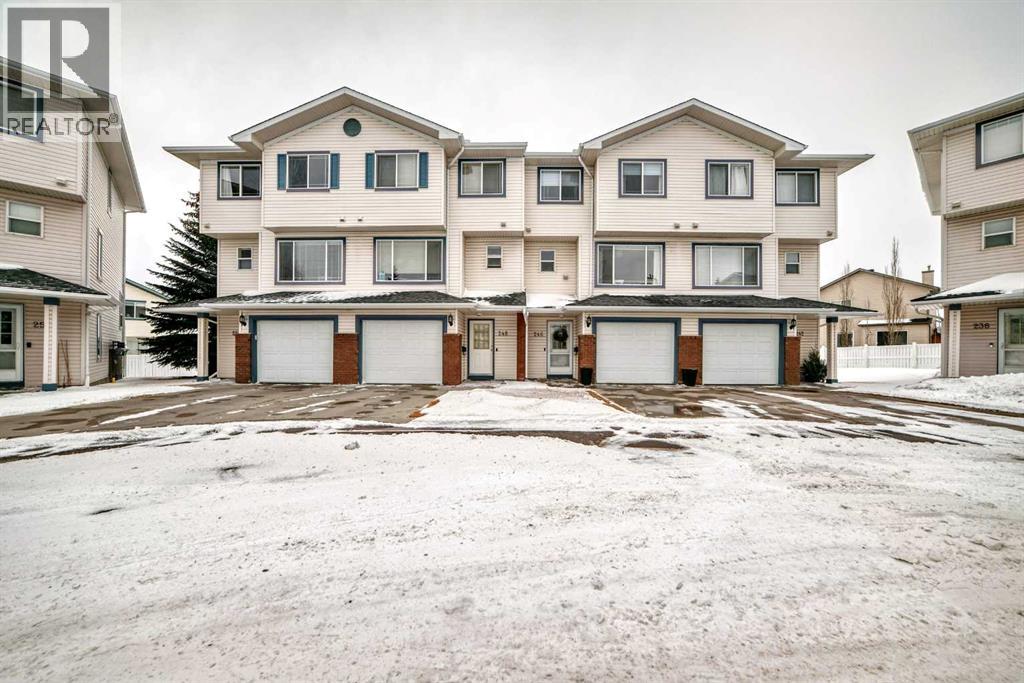 Single Family House 4 Level for Sale in  Rocky Ridge Court NW Rocky Ridge Calgary 